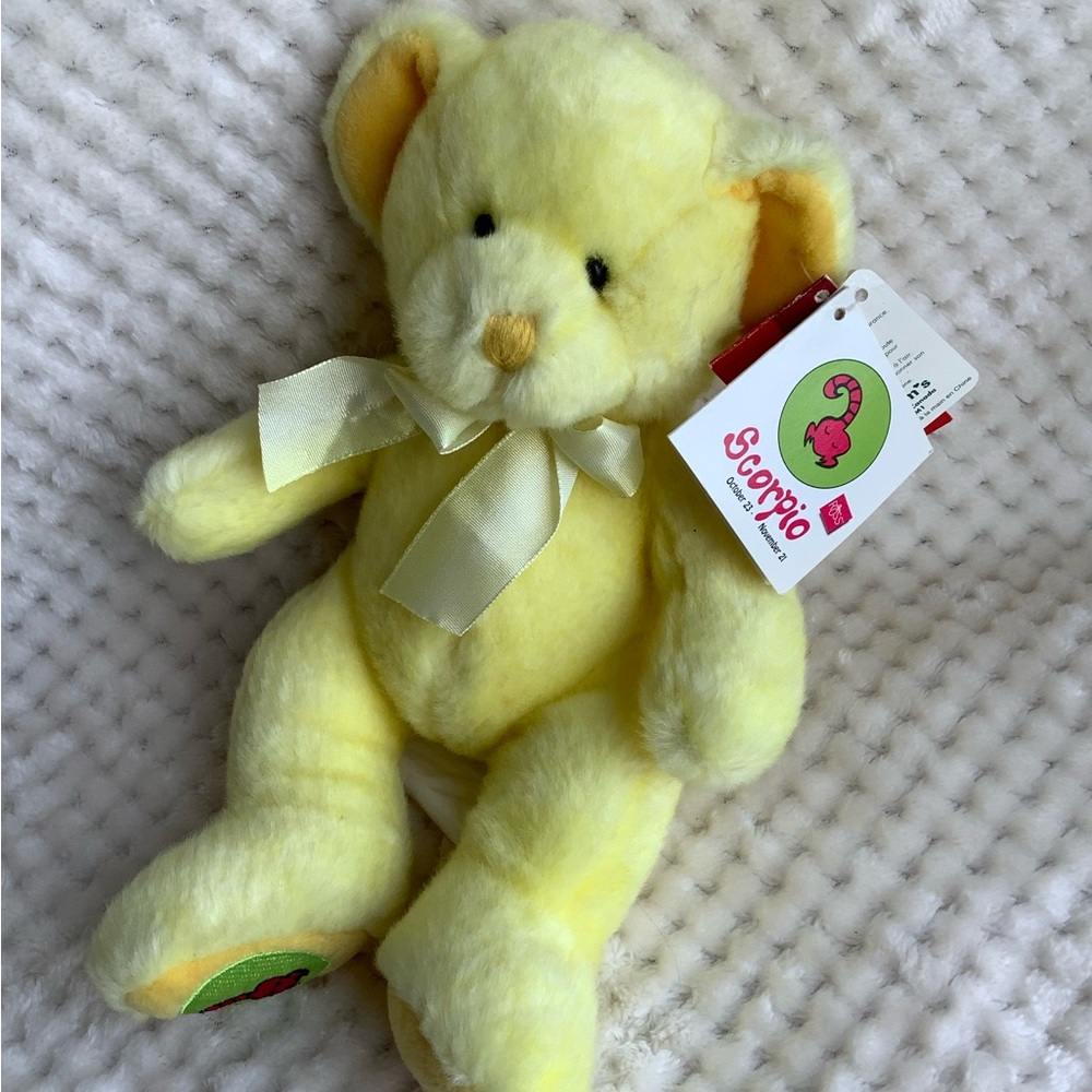 Russ Berrie Plush Yellow Scorpio Zodiac Bear Star Scopes Stuffed Animal w Tags